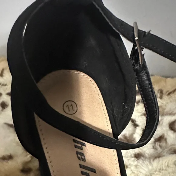SHEIN Black Strappy Heels - Picture 3 of 4